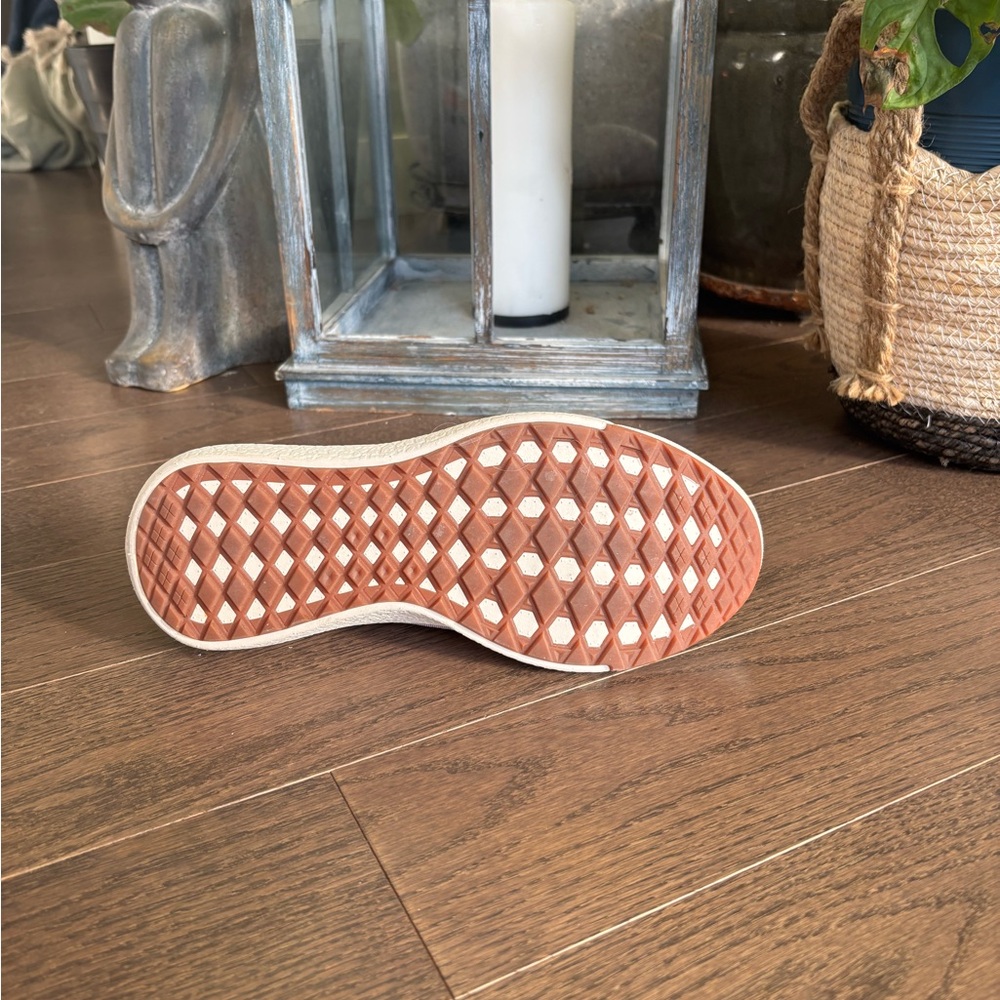 Stylish Sneakers with Unique Sole